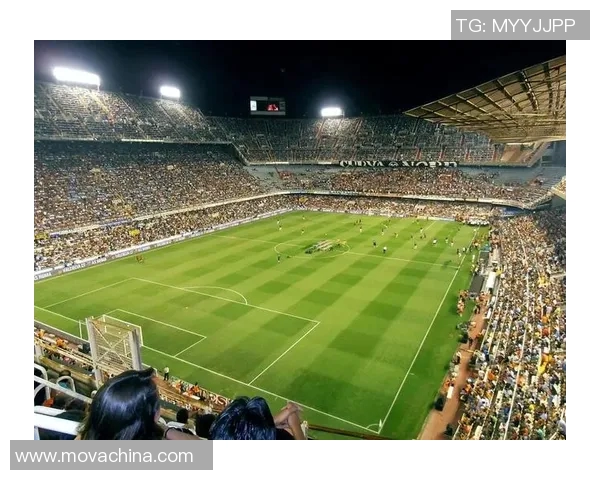 一米七四的足球明星如何在绿茵场上书写自己的传奇人生