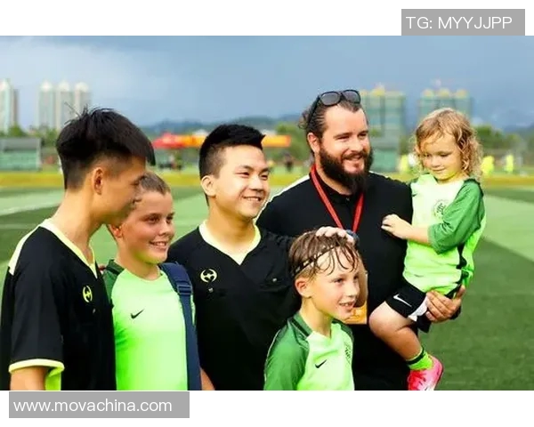 恒大足球明星妻子们的美丽瞬间与生活点滴分享