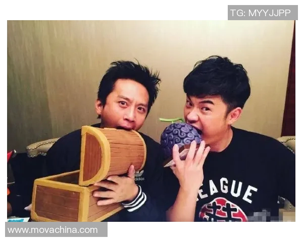 明星化妆成老年人上场打篮球展现不一样的运动魅力与幽默感